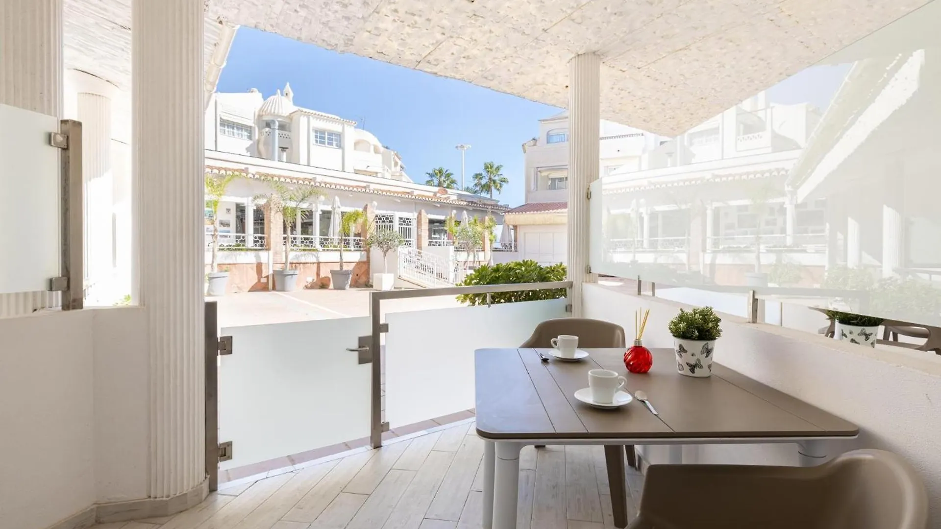 Dentro De Puerto Marina & Junto Playa & Patio Apartment Benalmadena