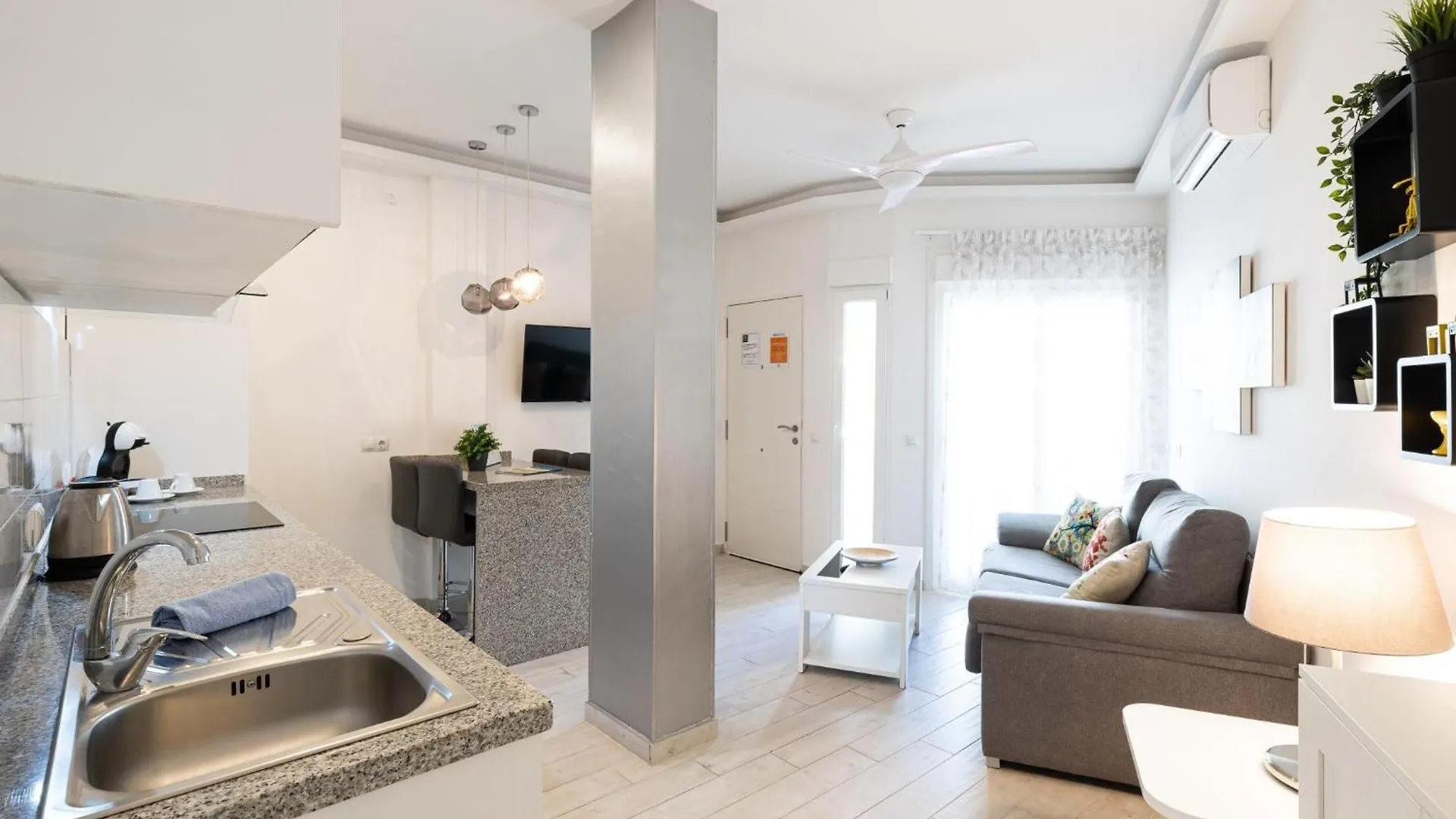 Dentro De Puerto Marina & Junto Playa & Patio Apartment Benalmadena